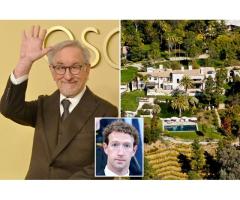 Стивен Спилберг переехал из Калифорнии на Манхэттен